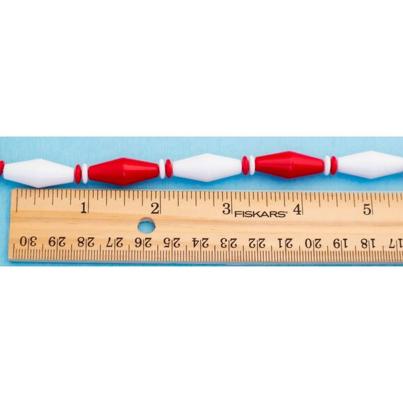 Vintage Red & White Beaded Necklace by Avon- 28 inch - N15 - Picture 4 of 4